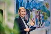 Foto: Akademieleiterin Frau Wezel bei der Ansprache für die Feier