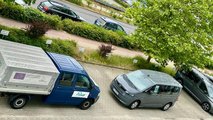 40 Jahre faw und 25 Jahre faw in Cottbus Foto vom Tag der offenen Tür. Die Firmenfahrzeuge der faw stehen gegenüber gestellt auf dem Parkplatz.