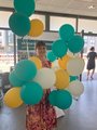 Jubiläum 40 Jahre FAW Frau mit Ballons