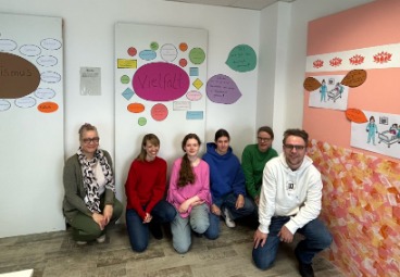 Auf dem Bild sind mitwirkende Personen zu sehen