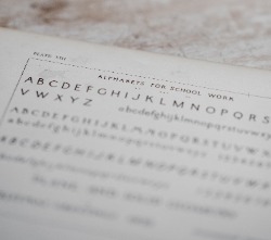 Buchstaben im Alphabet Alphabet Buchstabe für Buchstabe