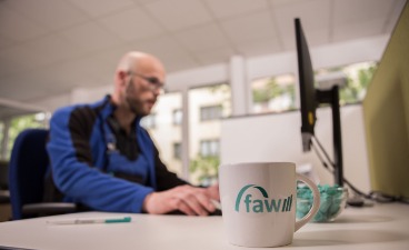 Teilnehmer bei der Recherche Teilnehmer bei der Recherche