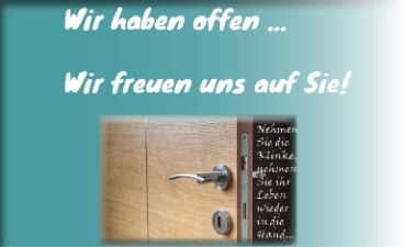 Grafik auf türkisfarbigem Hintergrund: geöffnete Holztüre und Willkommenstext.