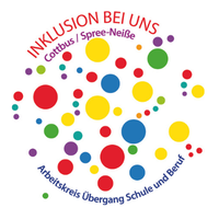 Arbeitskreis Inklusion Cottbus Logo des Arbeitskreises Inklusion: Bunte Punkte mit dem Text "Inklusion bei uns - Cottbus / Spree-Neiße | Arbeitskreis Übergang Schule und Beruf"